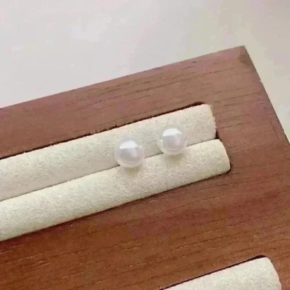 Chic Curved Earrings - Picture 5 of 9